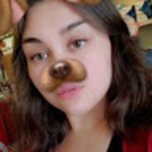 Meet your Posher, Adrienne